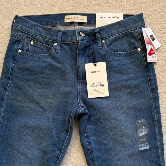 GAP Women's Skinny Jeans - Picture 3 of 12